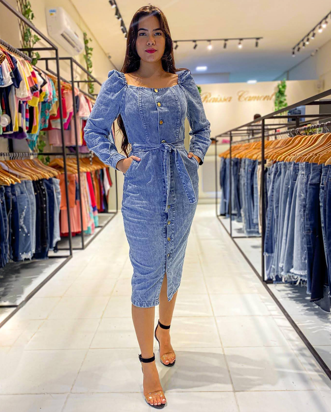 Vestido Jeans botões frontais manga longa